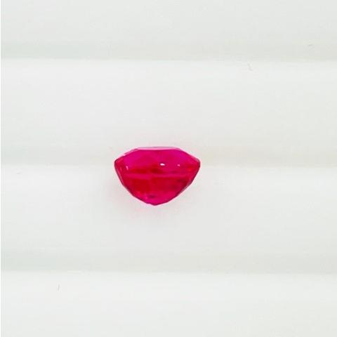 ルビー　オーバル　0.75ct　ルースの画像
