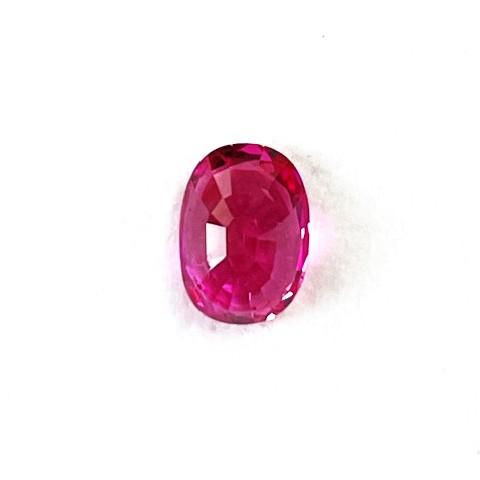 ルビー　オーバル　1.05ct　ミニ鑑別書付き　ルースの画像