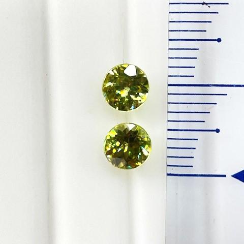 スフェーン ラウンドカット 2個 合計1.32ct ルース : gem 