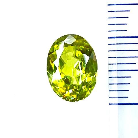 スフェーン　オーバル　2.70ct　ルースの画像