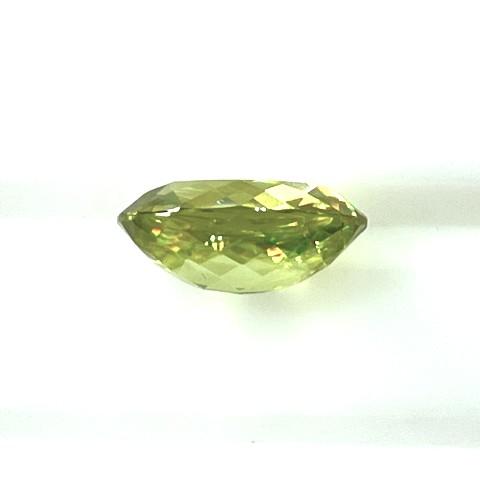 スフェーン　オーバル　2.70ct　ルースの画像