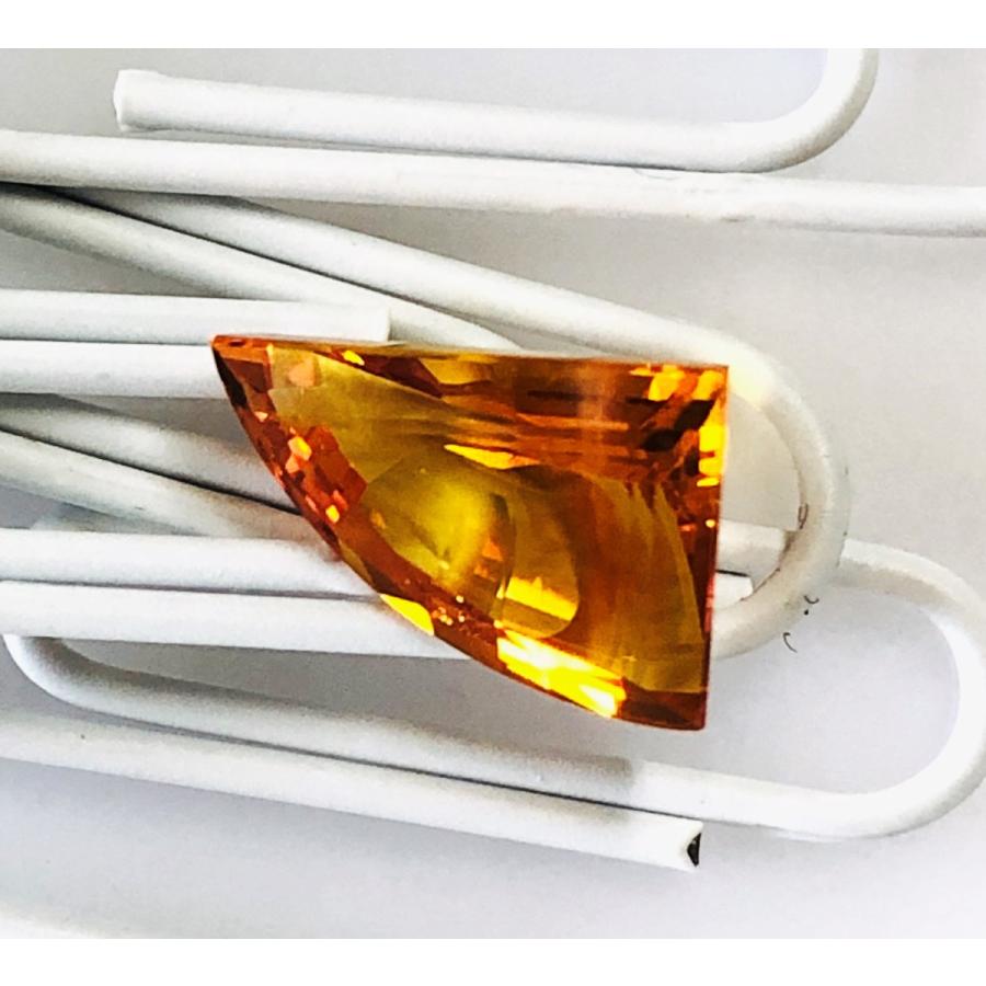 イエローサファイア　変型3.48ct　ルース　サファイヤの画像
