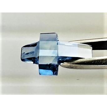 サファイア　クロス型　変型カット　2.22ct　ルース　サファイヤ　珍しいカットの画像