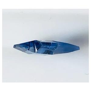 サファイア　クロス型　変型カット　2.22ct　ルース　サファイヤ　珍しいカットの画像