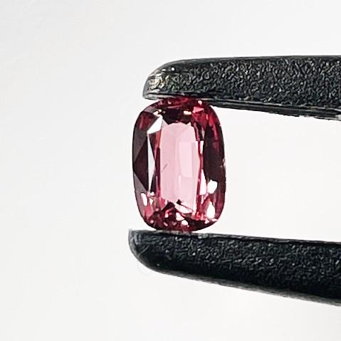 パパラチアサファイア　0.769ct　ルース　非加熱　DGL鑑別書付きの画像