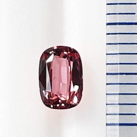 パパラチアサファイア　0.769ct　ルース　非加熱　DGL鑑別書付きの画像