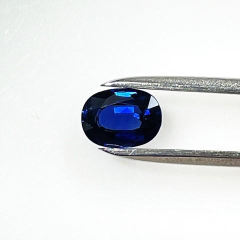 サファイア　1.32ct　オーバルカット　ルースの画像