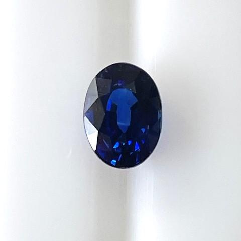 サファイア　オーバル　1.035ct　ロイヤルブルー　　ソーティング付きルースの画像