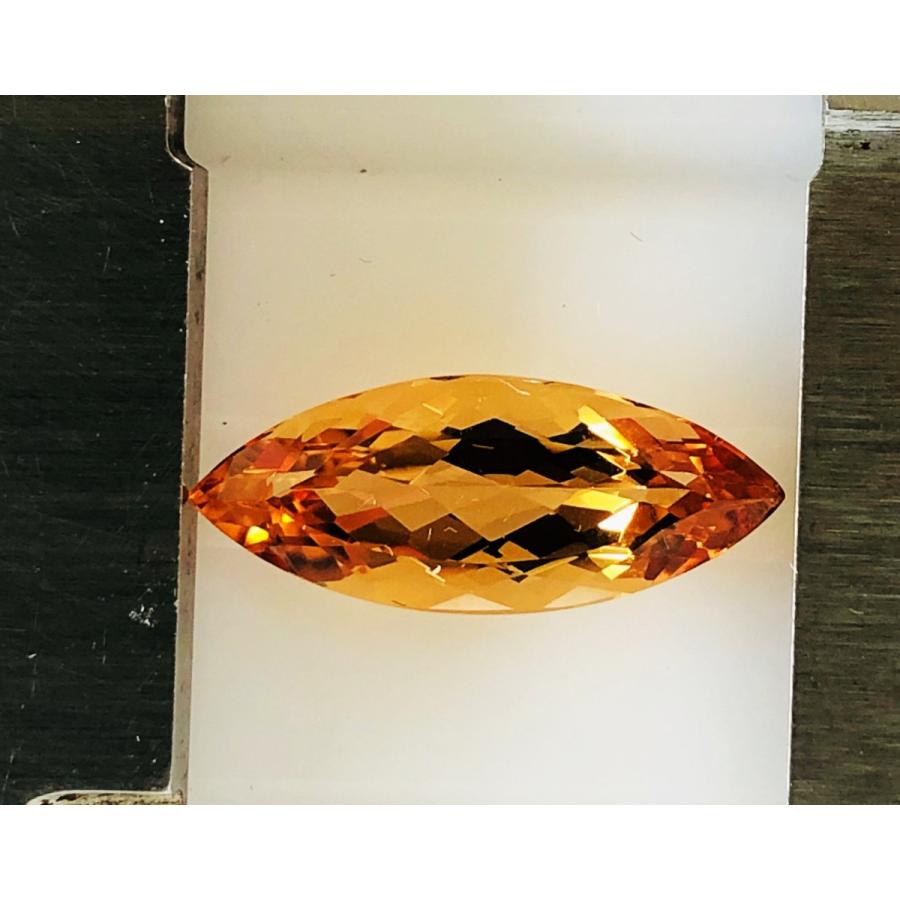 インペリアルトパーズ　マーキスカット　3.54ct　ルースの画像