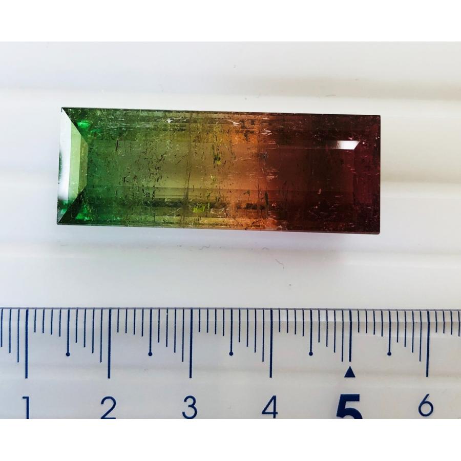 バイカラートルマリン　大粒長角　60.64ct　ルースの画像