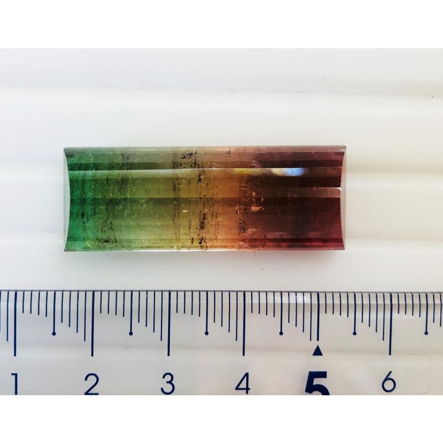 バイカラートルマリン　大粒長角　60.64ct　ルースの画像