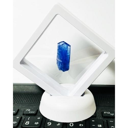 タンザナイト 原石 27.72ct ルース ディスプレイ用ケース付き : gem