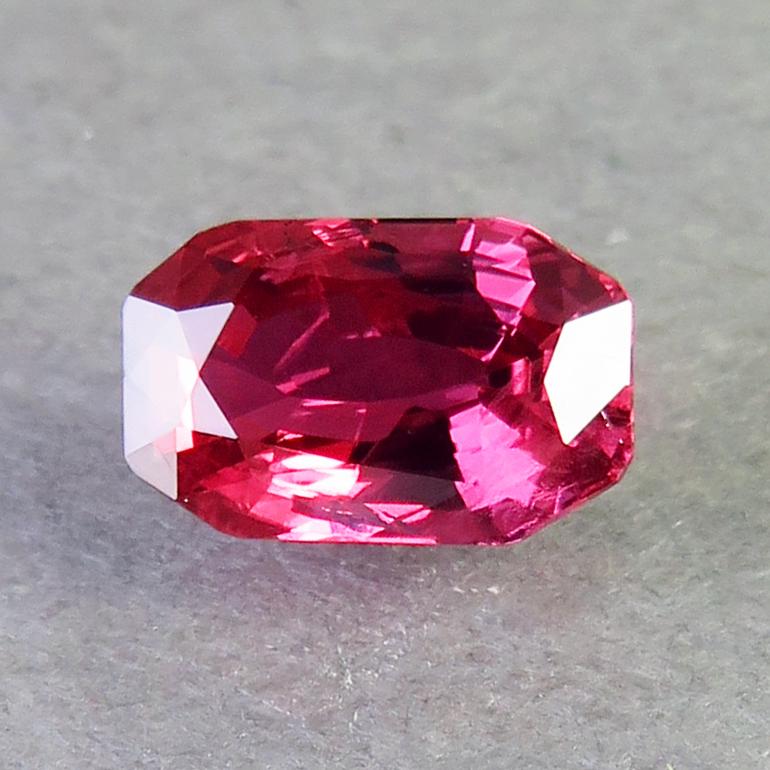 ルビー(0.826ct) |  | 04