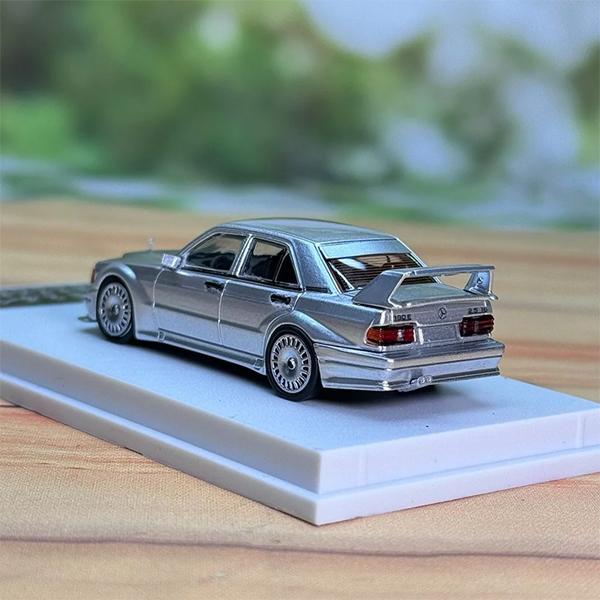 Mô hình 1/64 Mini GT Mercedes Benz 190E 2.5-16 Evolution II - District M