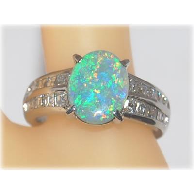 オーバルバフカット オパール-1.58ct＆ダイヤモンド プラチナ  