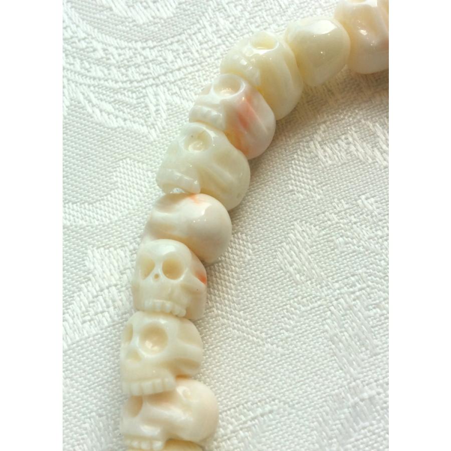 天然さんご 骸骨彫り念珠 正絹アミ紐房 魔除け お守り : ジュエリー