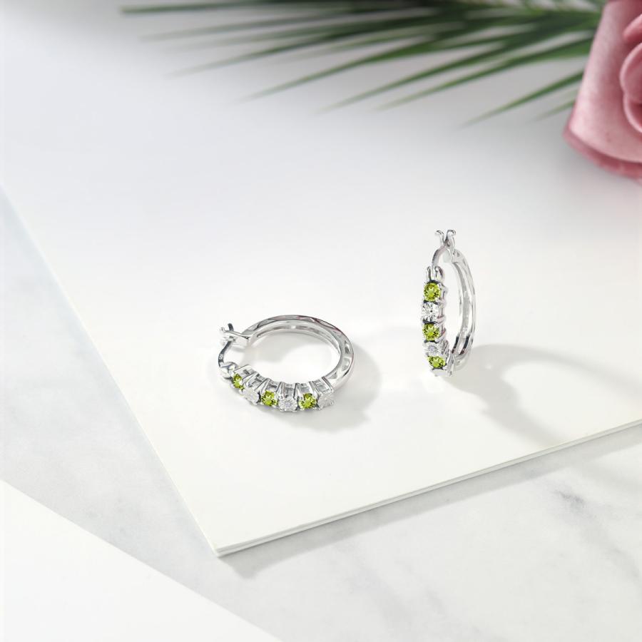 天然 ペリドット ピアス レディース 天然石 8月 誕生石 ブランド     商品情報    8月の誕生石、天然のペリドットを贅沢に使った小粒のフープピアス。 0.12カラット 天然ペリドット (3mm x  WSO1002779593(10010円)