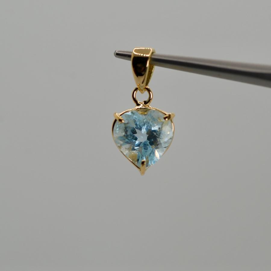 アクアマリン ハートシェイプ K18ペンダントトップ : ジェムストーン