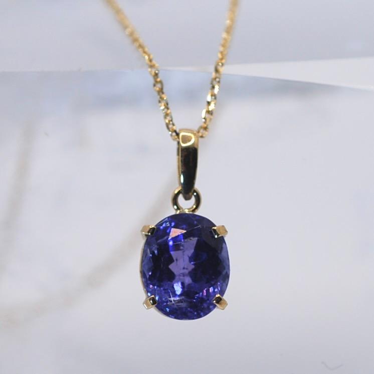 タンザナイトOV１８KYGペンダントトップ タンザナイトOV 18KYGペンダントトップ : ジェムストーン甲府