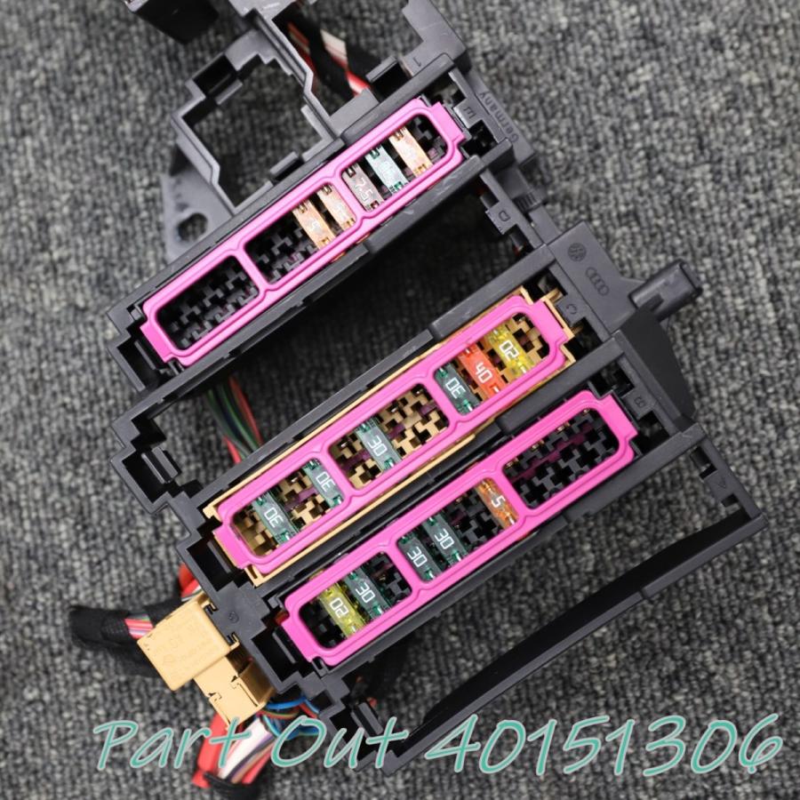 Audi（アウディ） [A-40]アウディ A4 8K 後期 ヒューズボックス