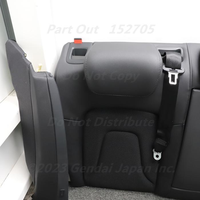 値下げ!　ｱｳﾃﾞｨ(Audi)　  純正　ﾘｱｱｰﾑﾚｽﾄ(ﾍﾞｰｼﾞｭ)　中古品 Audi（アウディ） [A-41] A4 前期 8K B8 Sライン リアシート 1台分