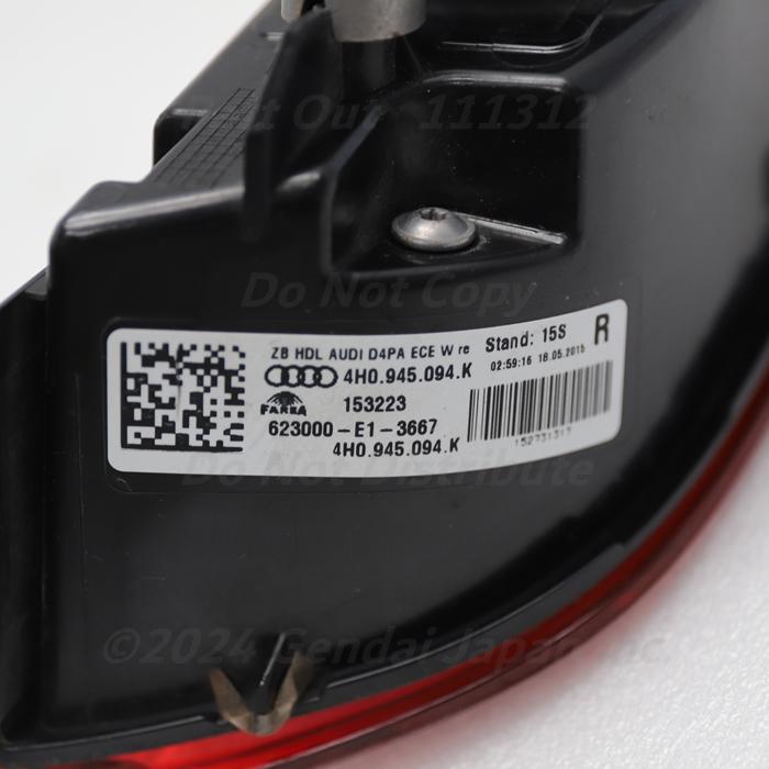 Audi（アウディ） [A-46] A8 4H D4 後期 右 テールライト テールランプ