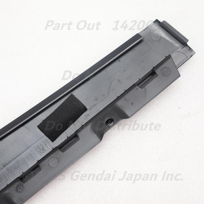 [A-47] S8 4H 後期 右リアドア Bピラートリム 4H0839902B 5FQ グロスブラック アウディ D4 A8 4HCTFF 中古の画像