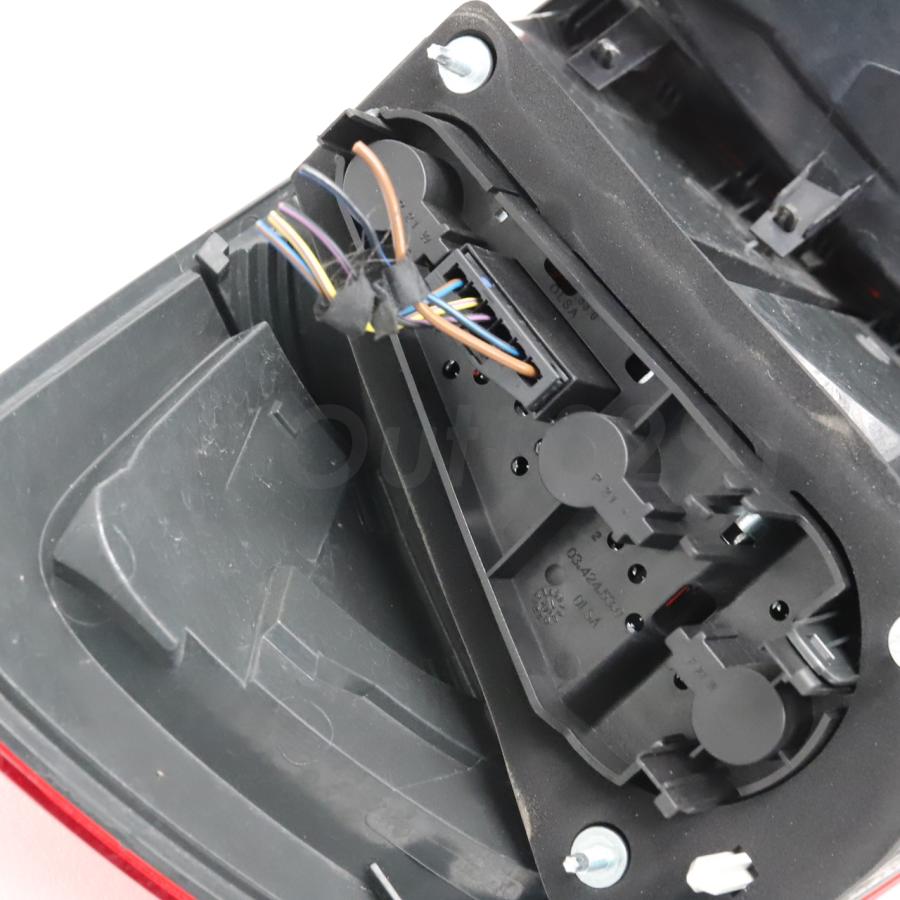 BMW [B-20]X1 E84 xDrive 20i LCI 右 テールレンズ テールランプ