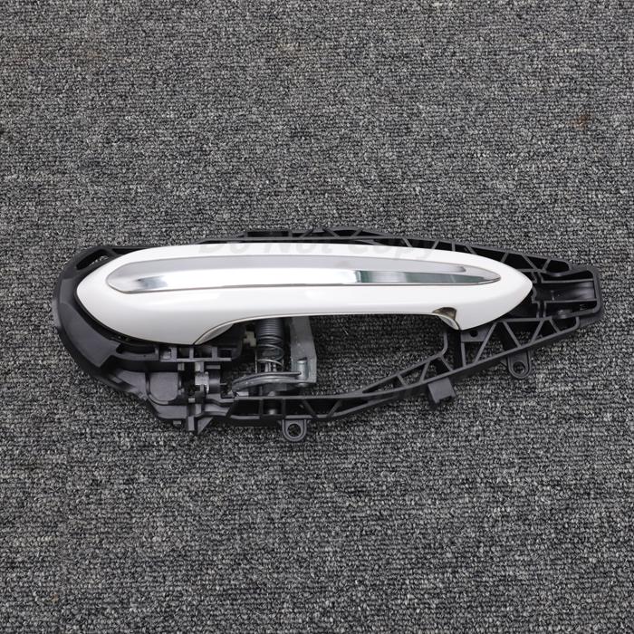 Kiara　キー付き ドアハンドル 中古 BMW [B-23] G31 JM30 540i 300 右リアドア アウターハンドル アウター