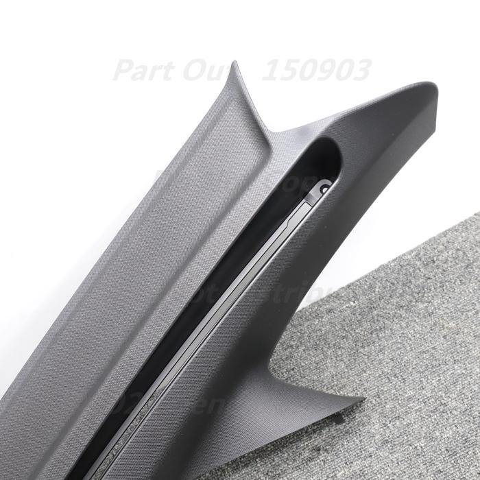 新品BMW E30用純正サイドピラーパネル