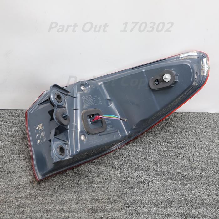 BMW [B-28] G30 523D Mスポーツ 左 テールランプ テールライト テール