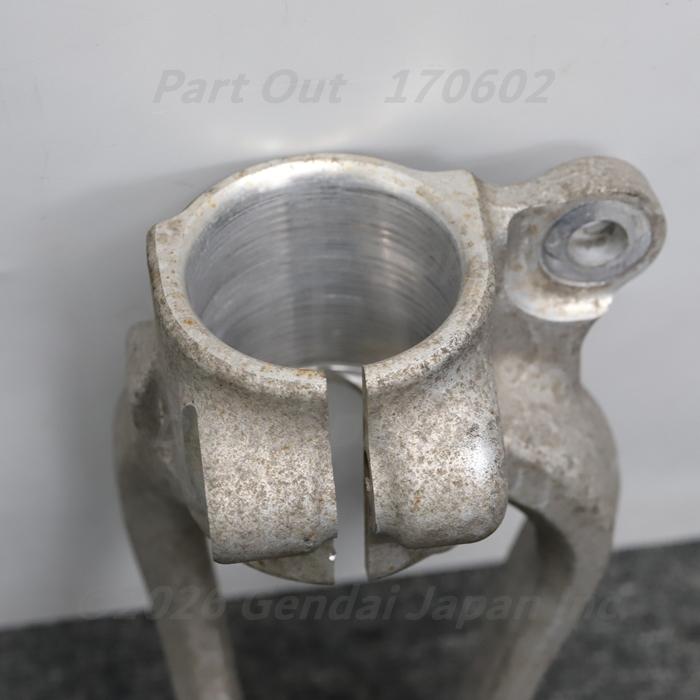 [B-28] G30 523D Mスポーツ 右 スプリングストラットホルダー ストラットフォーク 31126865930 G31 JF20 BMW 中古_6