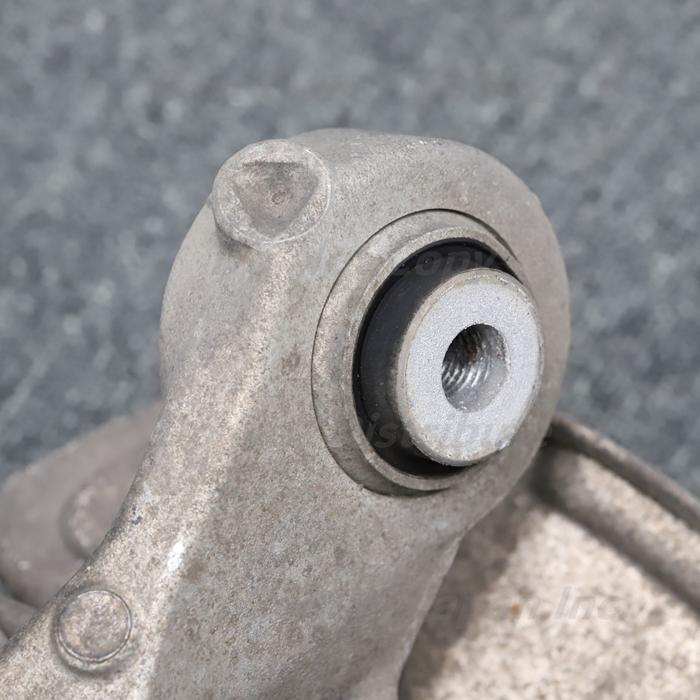 [B-28] G30 523D Mスポーツ 左リア ホイールキャリア ハブ ナックル 33306866335 33406899175 JF20 BMW 中古_11