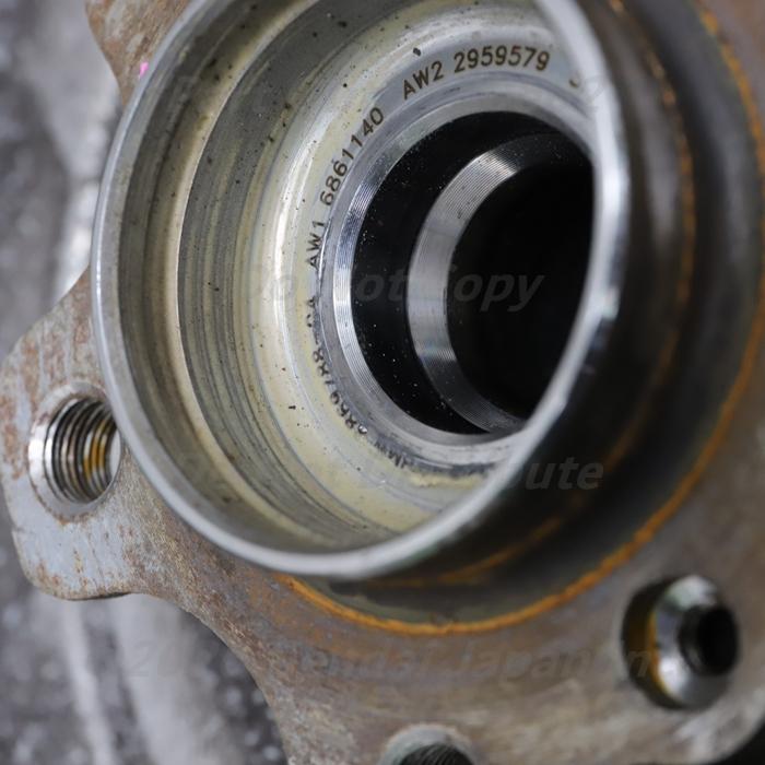 [B-28] G30 523D Mスポーツ 左リア ホイールキャリア ハブ ナックル 33306866335 33406899175 JF20 BMW 中古_3