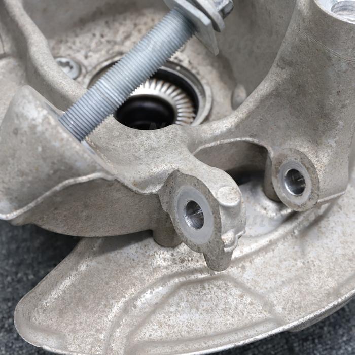 [B-28] G30 523D Mスポーツ 左リア ホイールキャリア ハブ ナックル 33306866335 33406899175 JF20 BMW 中古_6