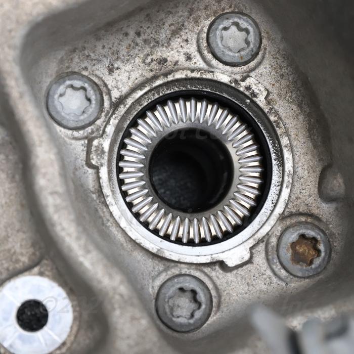 [B-28] G30 523D Mスポーツ 左リア ホイールキャリア ハブ ナックル 33306866335 33406899175 JF20 BMW 中古_8