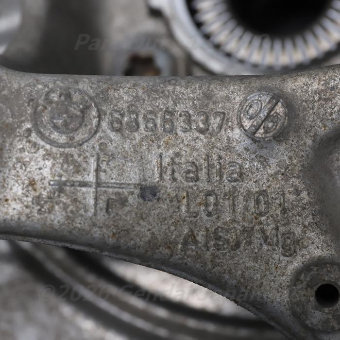 [B-28] G30 523D Mスポーツ 左リア ホイールキャリア ハブ ナックル 33306866335 33406899175 JF20 BMW 中古_9