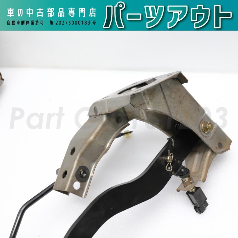 三菱（MITSUBISHI） [C-61]エボ4 CN9A アクセルペダル ブレーキペダル