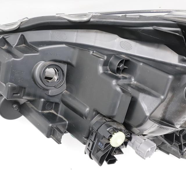 トヨタ（TOYOTA） 【中古】 シエンタ NSP170G 右ヘッドライト 81130