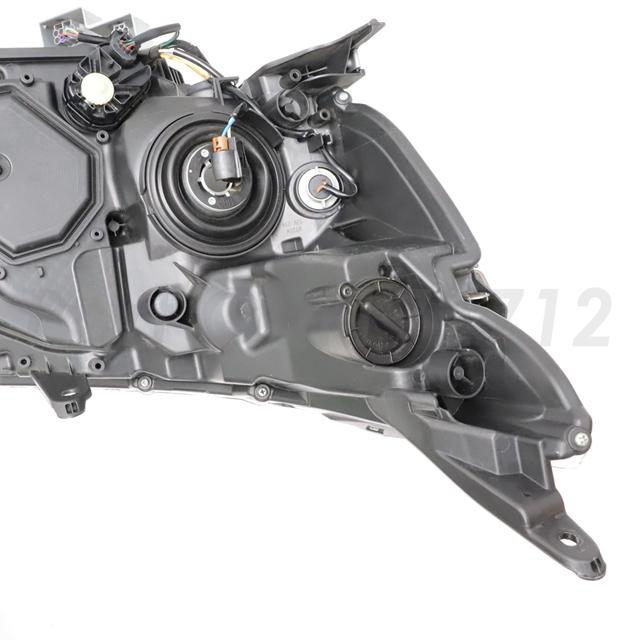 トヨタ 【中古】 ヴォクシー 80 前期 左ヘッドライト LED 81170 トヨタ 【中古】 ヴォクシー 80 前期 左ヘッドライト LED 81170