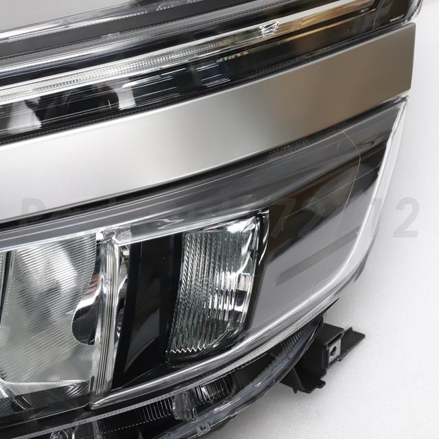 トヨタ 【中古】 ヴォクシー 80 前期 左ヘッドライト LED 81170 トヨタ 【中古】 ヴォクシー 80 前期 左ヘッドライト LED 81170