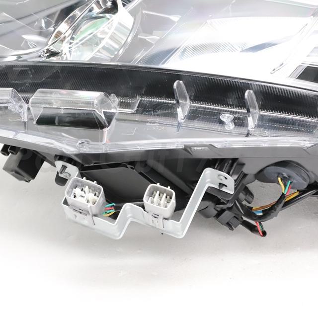 トヨタ 【中古】 ヴォクシー 80 前期 左ヘッドライト LED 81170 トヨタ 【中古】 ヴォクシー 80 前期 左ヘッドライト LED 81170