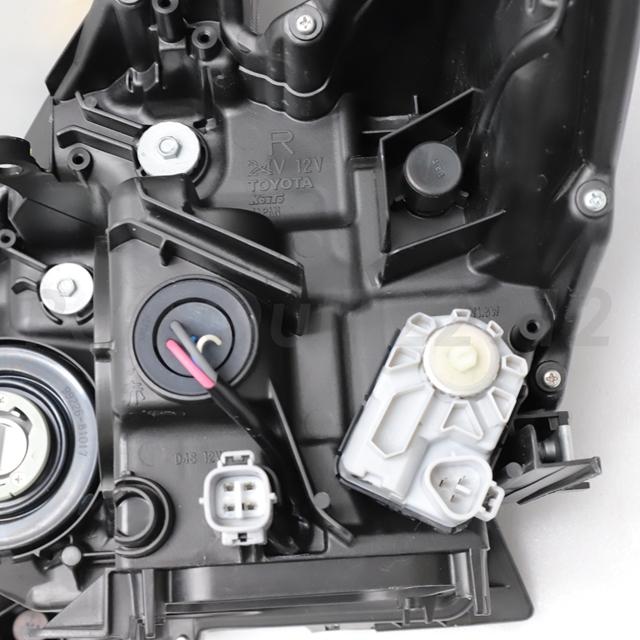 トヨタ 【中古】 プリウス 30 G's ZVW30 後期 右ヘッドライト トヨタ 【中古】 プリウス 30 G's ZVW30 後期 右ヘッドライト