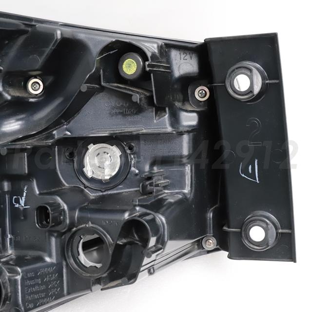 トヨタ（TOYOTA） 【中古】 シエンタ 170 右テールランプ 81551-52C90