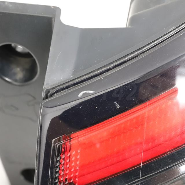 トヨタ（TOYOTA） 【中古】 シエンタ 170 右テールランプ 81551-52C90
