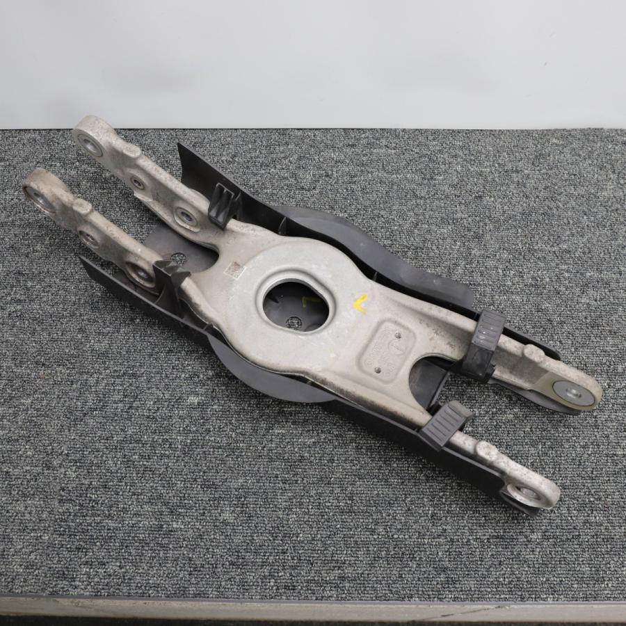 Mercedes-Benz [M-16]ベンツ W205 C200 前期 左リアロアアーム 中古