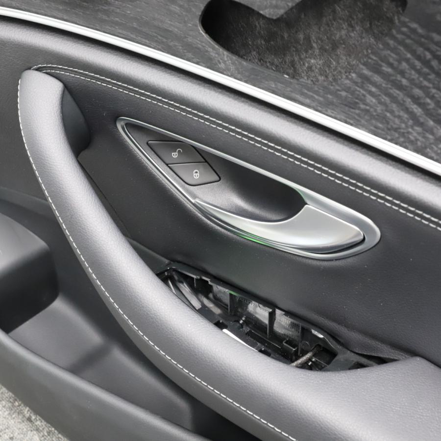 Mercedes-Benz（メルセデス・ベンツ） [M-22]ベンツ W213 E200 右