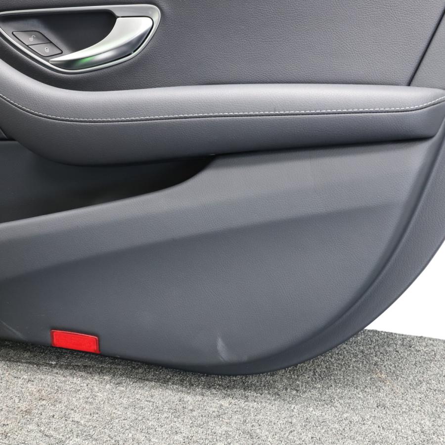 Mercedes-Benz（メルセデス・ベンツ） [M-22]ベンツ W213 E200 右