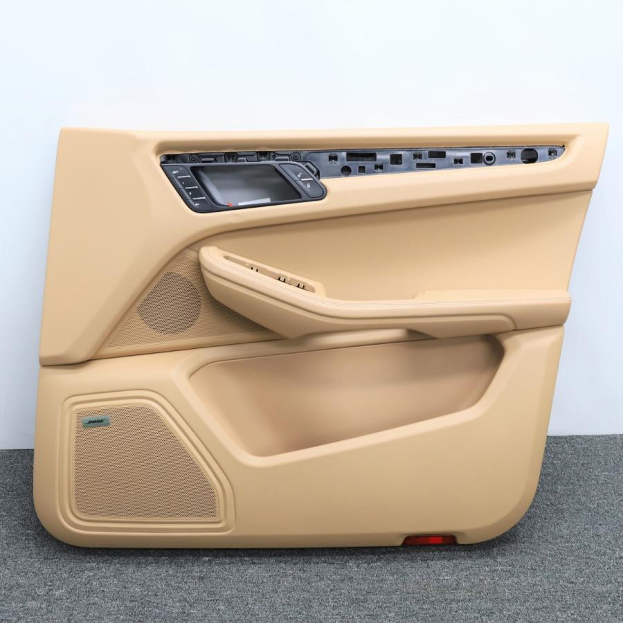 PORSCHE（ポルシェ） [P-12]ポルシェ マカン Macan 95B 右フロント