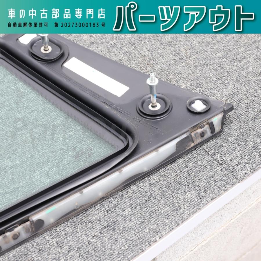 PORSCHE（ポルシェ） [P-15]ポルシェ カレラ4 左クォーターガラス